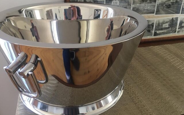 SEVEN - Shelter Island Guest House