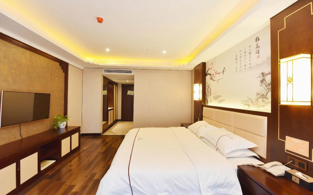Shangpin Crystal Hotel (Hefei Fubang Plaza)
