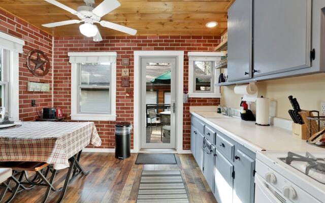 OLD School LOG Cabin #2340