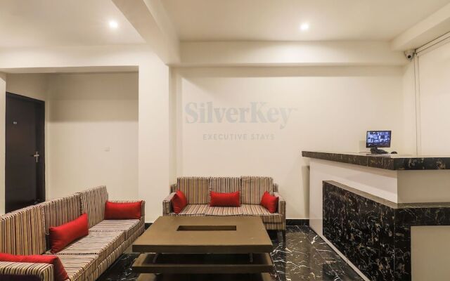 OYO 24269 Silverkey Medanta Sec 38