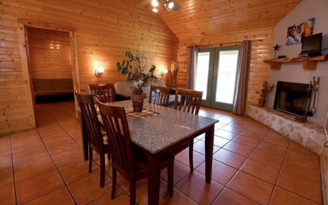 Frio Springs Lodges