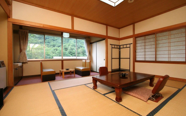 Nakaoyama Onsen Shosenkaku