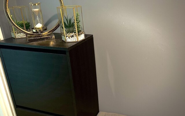 Croydon Cozy Retreat - 2 Bedroom Luxury Home