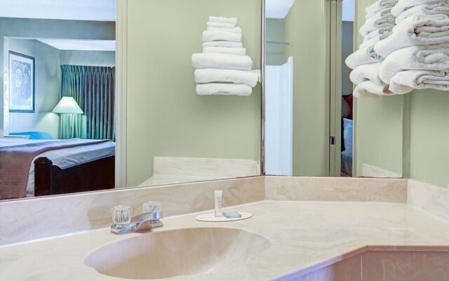 Travelodge Suites by Wyndham Kissimmee Orange