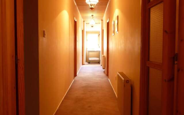Mountain Rose Garden Hotel