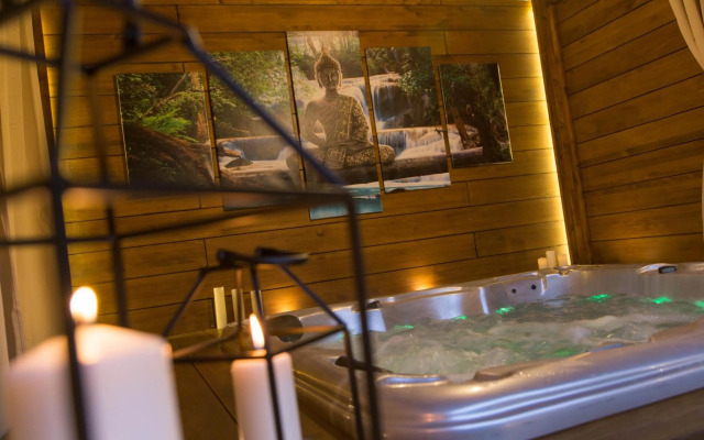 LUNA HOME Jacuzzi Love Relax