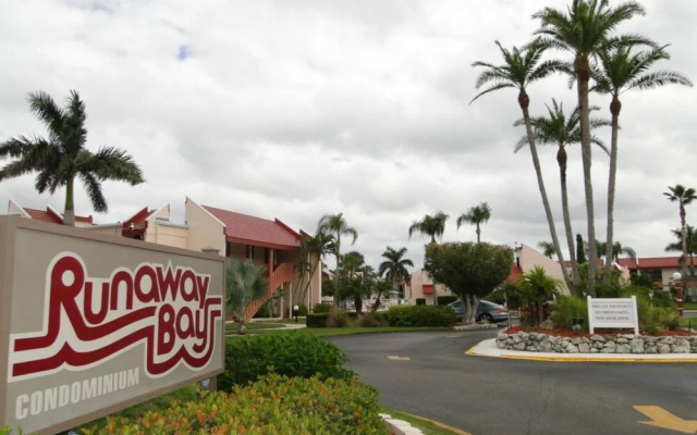 Runaway Bay Resort by BBG