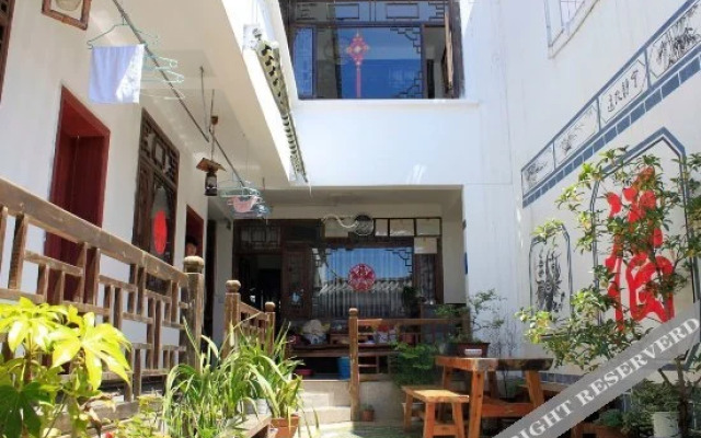 Two Cattle Inn Lijiang