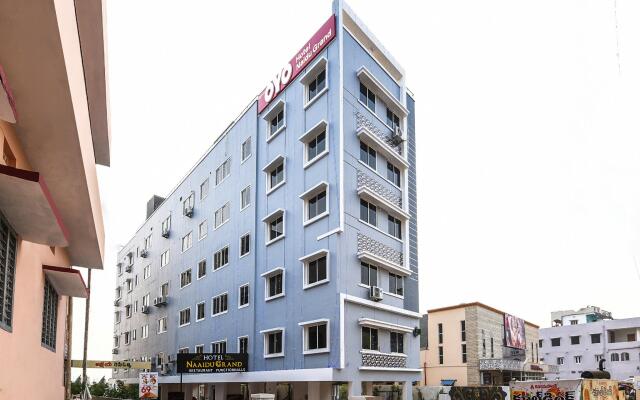 Collection O 24414 Hotel Naidu Grand Rooms