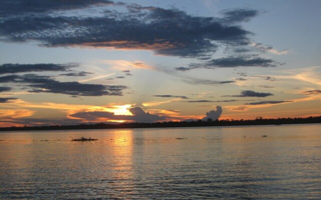 Friends of The Amazon Jungle Lodge