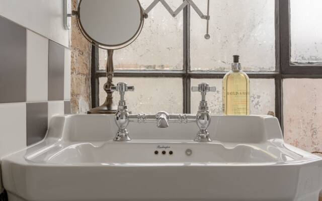 Stylish 2 Bedroom Flat in Southwark