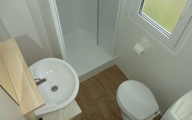 Mobile Home Pisak-directly on the Pebble Beach