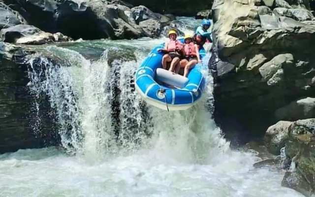 Ekas Surf Resort