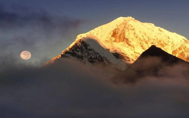 Mountain Lodges of Nepal - Namche