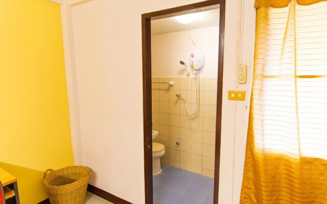 NIDA Rooms Eakachai Soi 47 Chill Place