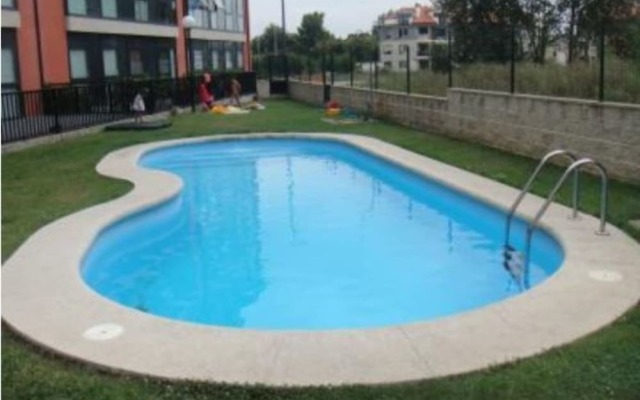 Ares 100587 2 Bedroom Apartment By Mo Rentals