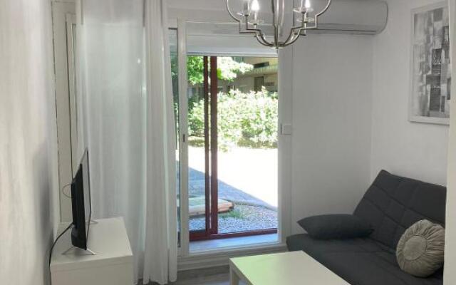 Beau studio dans résidence calme avec parking gratuit