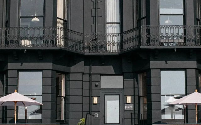 Port Hotel