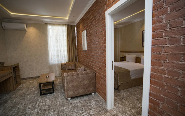 Lakeside Hotel & Spa