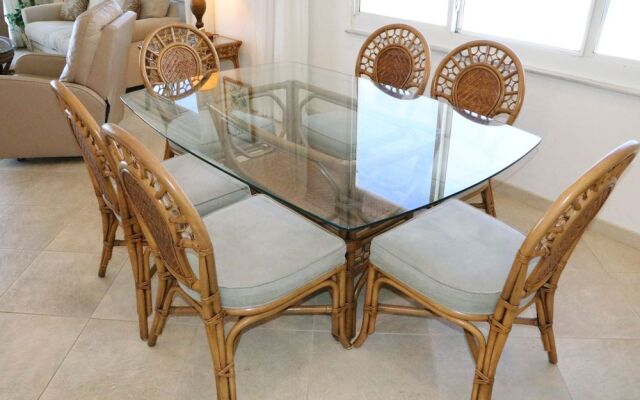 Jamaica Royale - 801 - 2 Br Condo