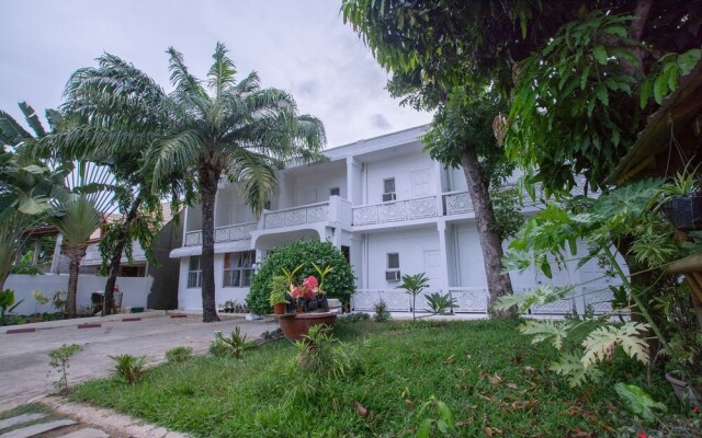 OYO 596 Casa Vista Blanca Inn