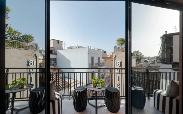 Clyde Athens by Nin&Bau