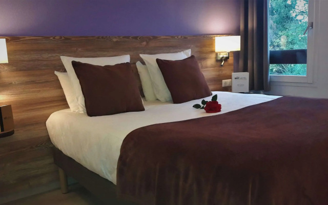 Brit Hotel Confort Pau Lons