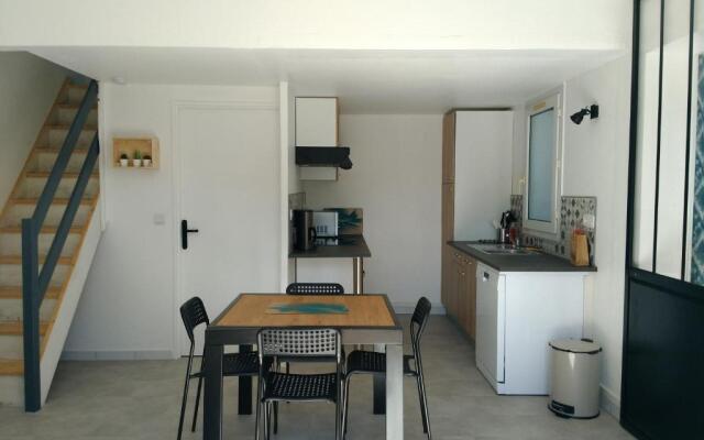 Petit Loft T2 bis mezzanine avec jardin et piscine