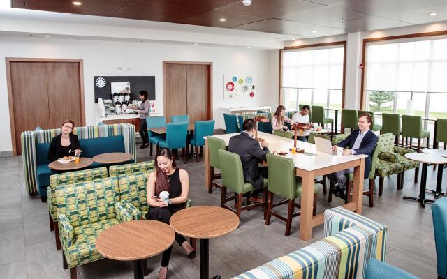 Holiday Inn Express & Suites West Edmonton - Mall Area by IHG