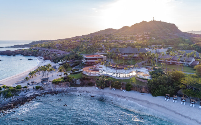 Four Seasons Resort Punta Mita