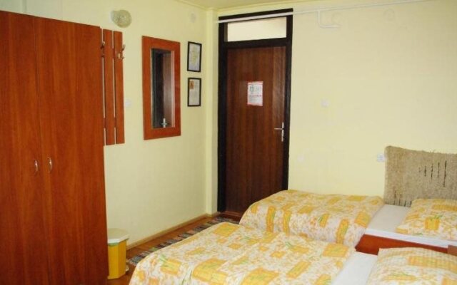 Thermal Kemping es Motel