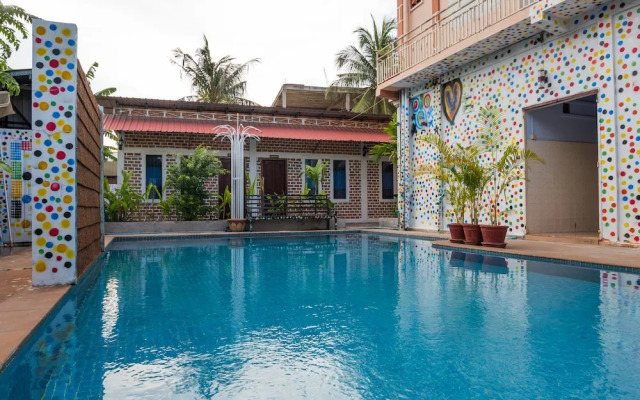 Golden Ganesha Villa - Hostel