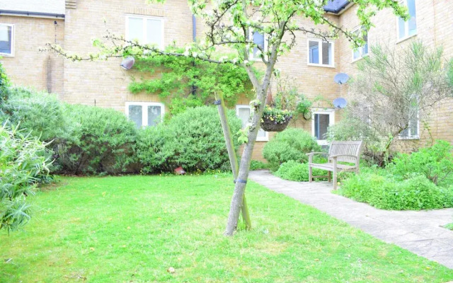 Bright 4 Bed Flat In Stepney Green