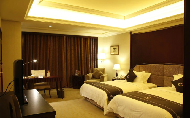 Royal Marina Plaza