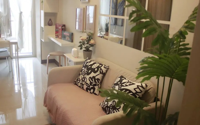 Luxury Bay Condo Near MOA With Balcony Free Wi-fi
