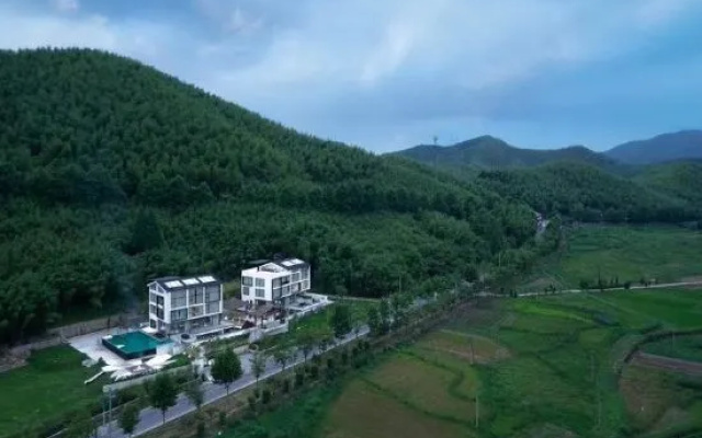 Moganshan Puyu near mountain Hot Spring resort