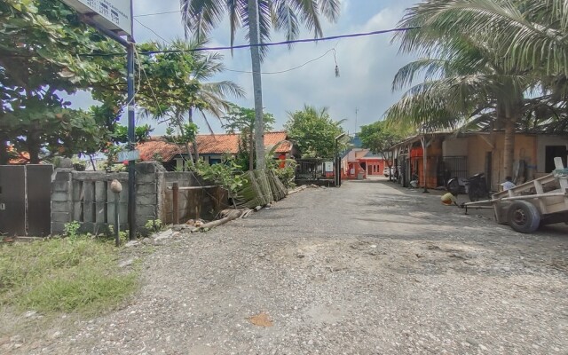 RedDoorz near Pamugaran Beach Pangandaran