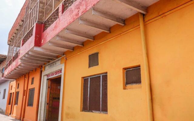 Goroomgo Laxmi Bhawan Dharamshala Mathura