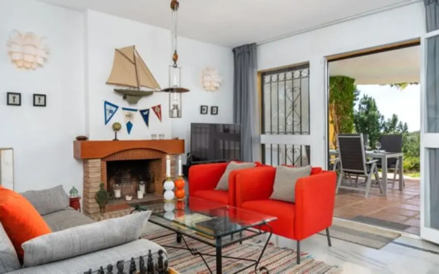 Apartment - 2 Bedrooms with Pool and WiFi - 107868