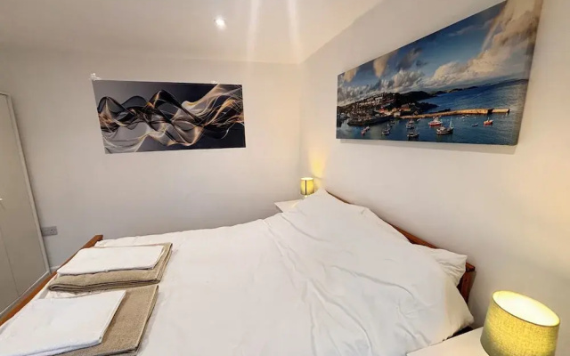 Bright Cozy 2 Bedroom Apartment in Oxford