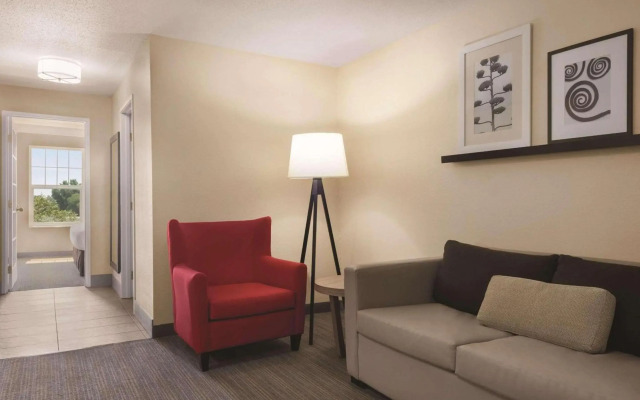 Country Inn & Suites by Radisson, Cottage Grove, MN