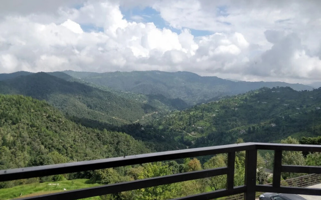 Lord Krishna Himalayan Hotel by OYO Rooms