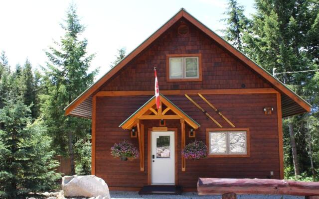 Cedar House Restaurant & Chalets