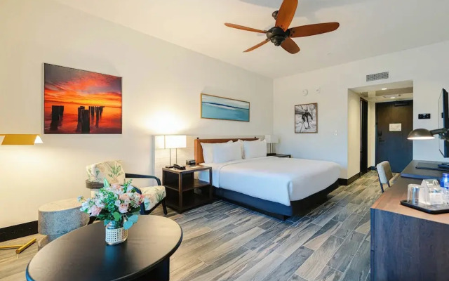 The Perry Hotel Naples