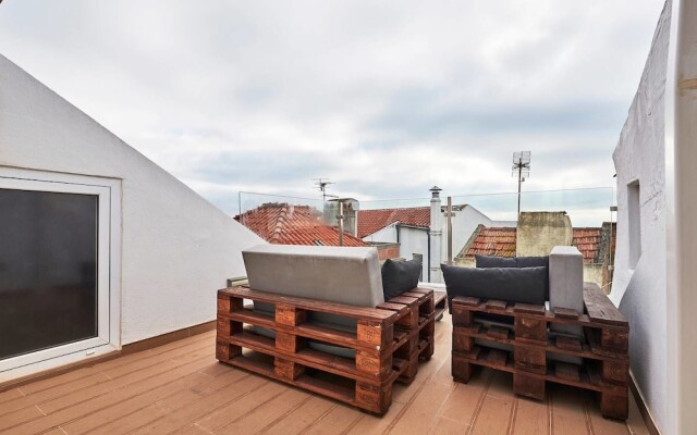 Authentic Apartment In Alfama With Terrace