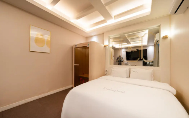 DK Hotel