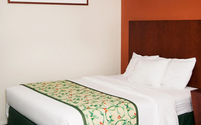 Red Carpet Inn & Suites