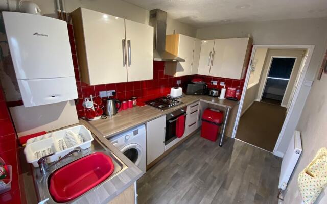 Lovely 2-bed Apartment in Solihull
