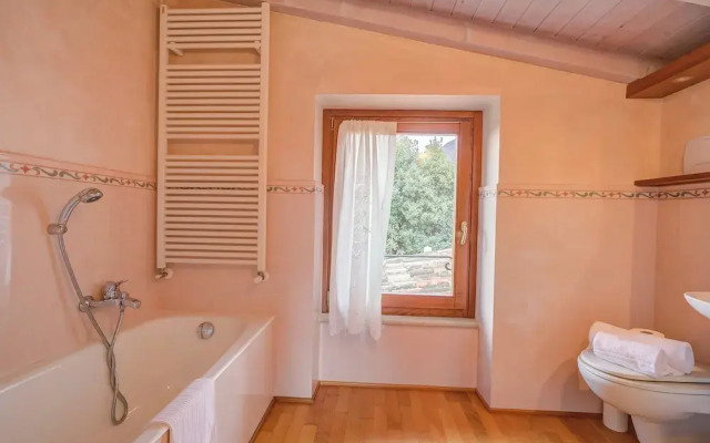 Villa Iris-lakeview & Shared Pool