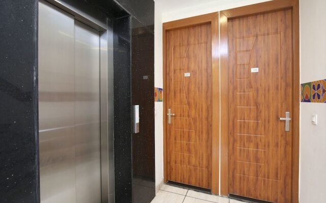 OYO 17081 Hotel Signia